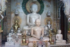 Shantinath statue at Shri Mahavirji temple