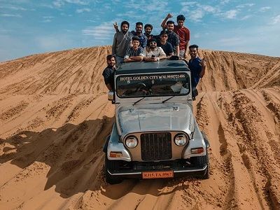 Rajasthan desert jeep